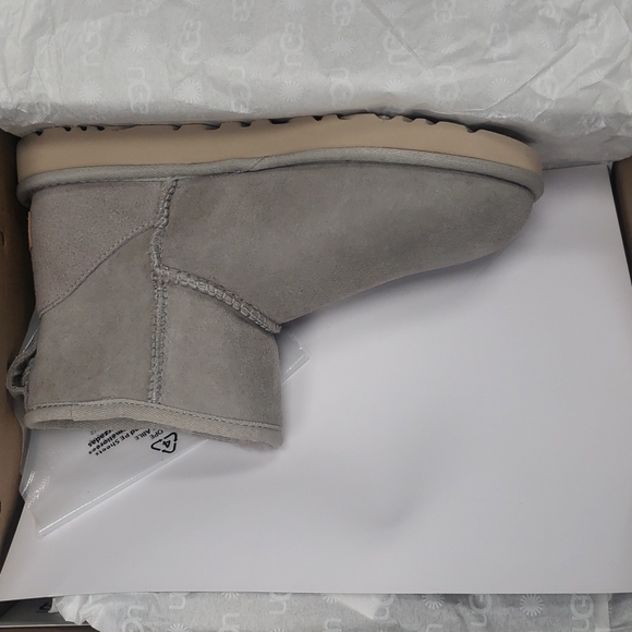 UGG Women's Classic Mini II Winter Boot Shoes - Picture 5 of 8
